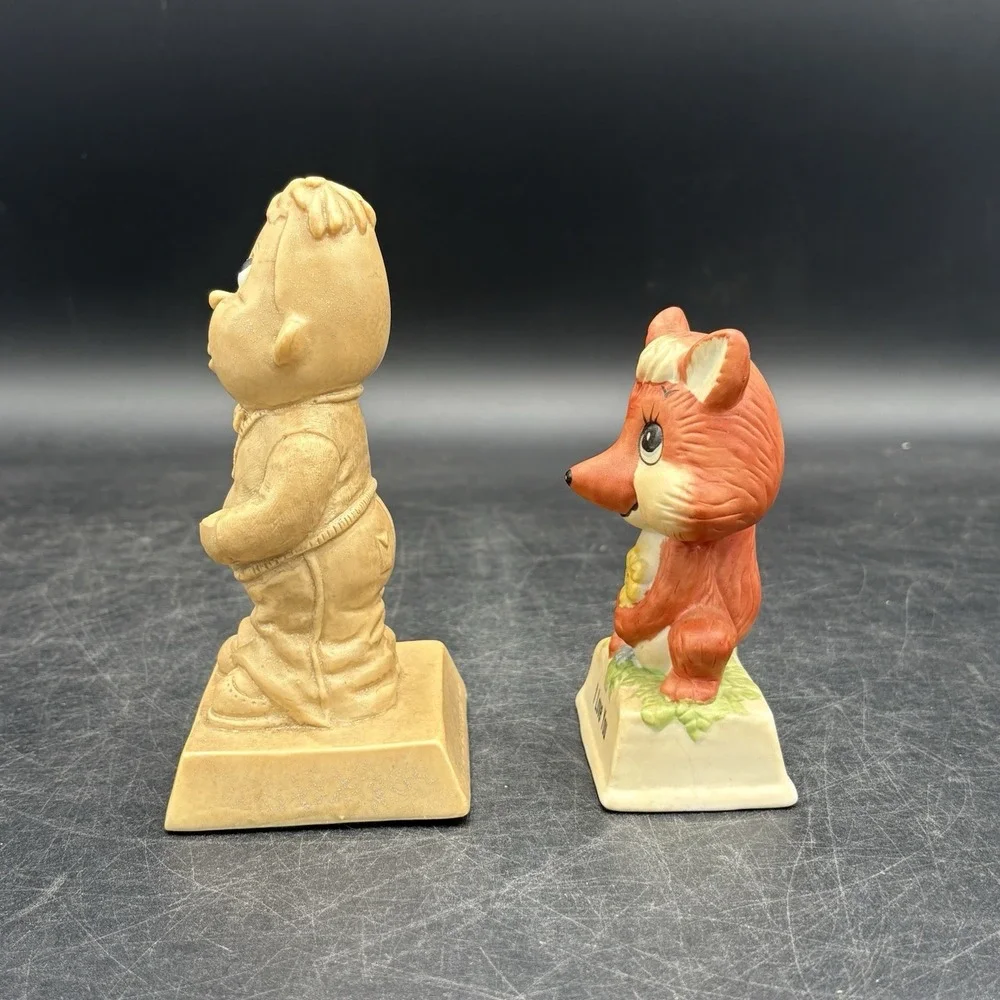 Vintage 1970 R & W Berries Figurine Statues 